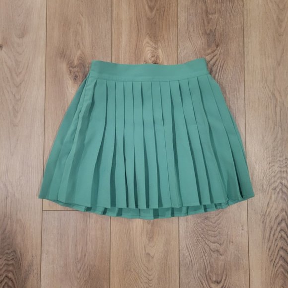Adika Kelly Green Tennis Mini Skirt - Picture 2 of 3